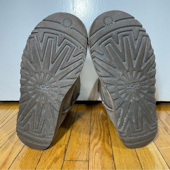 UGG Brown Boots size US 6 - Picture 5 of 13